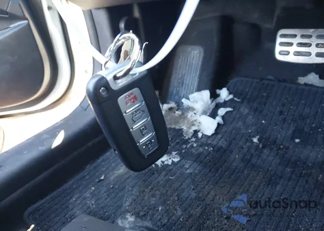 2016 Hyundai Veloster Turbo z USA, uszkodzony, nr VIN KMHTC6AE3GU268296